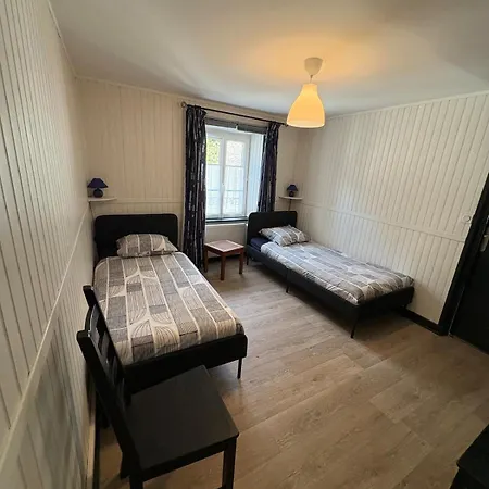 Semesterbostad Maison Cosy Et Moderne Avec Balcon Et Vue - 5 Pers La Monnerie-le Montel