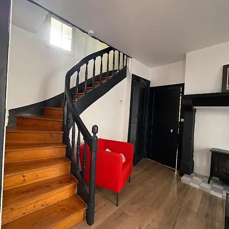 Maison Cosy Et Moderne Avec Balcon Et Vue - 5 Pers Semesterbostad La Monnerie-le Montel