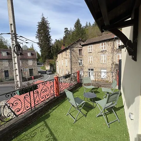 Maison Cosy Et Moderne Avec Balcon Et Vue - 5 Pers Semesterbostad La Monnerie-le Montel